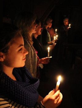 Christmas Eve Candlelight Service at First Parish Plymouth